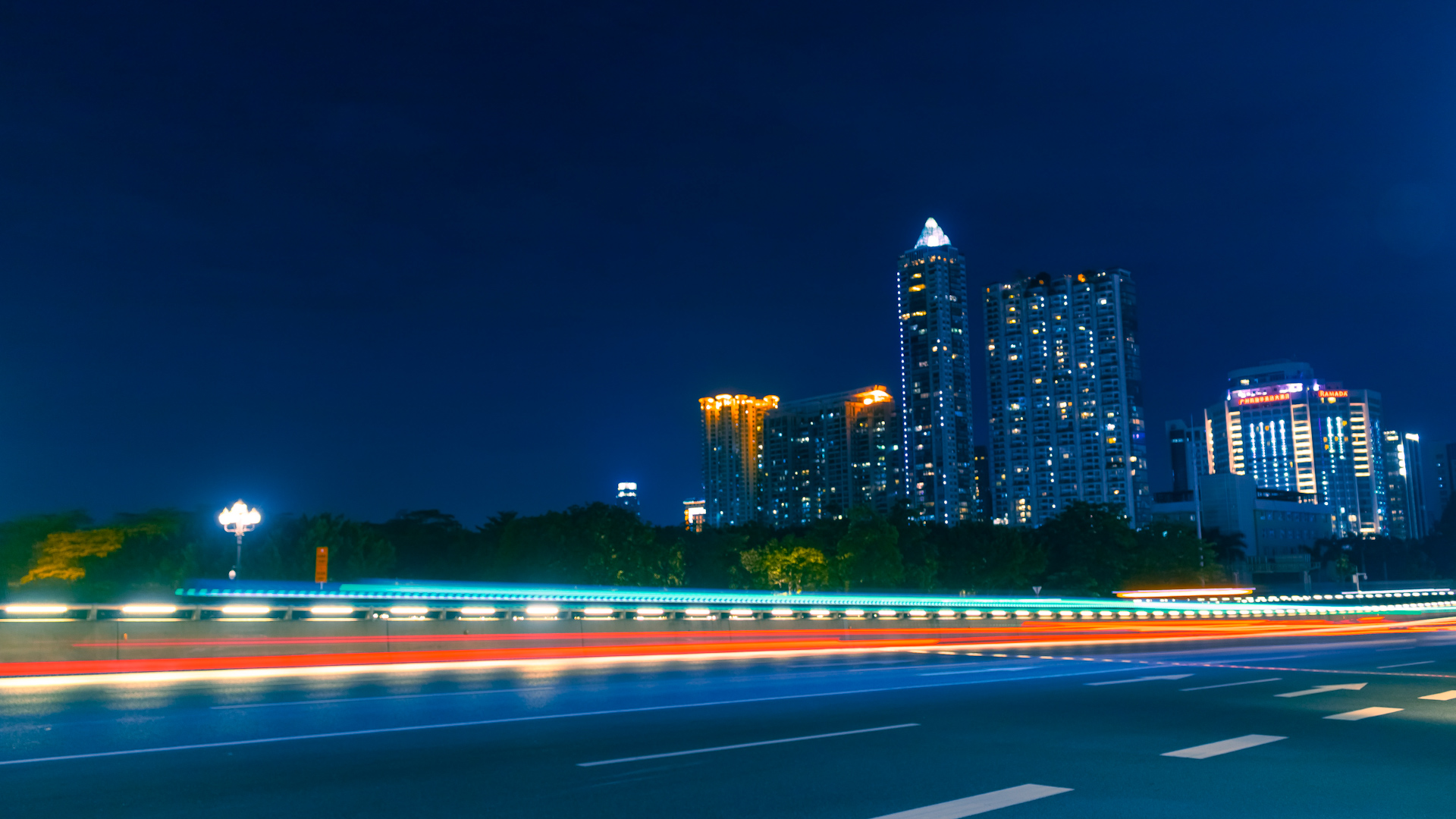 4k广州大桥夜景实拍延时拍摄摄影视频的预览图