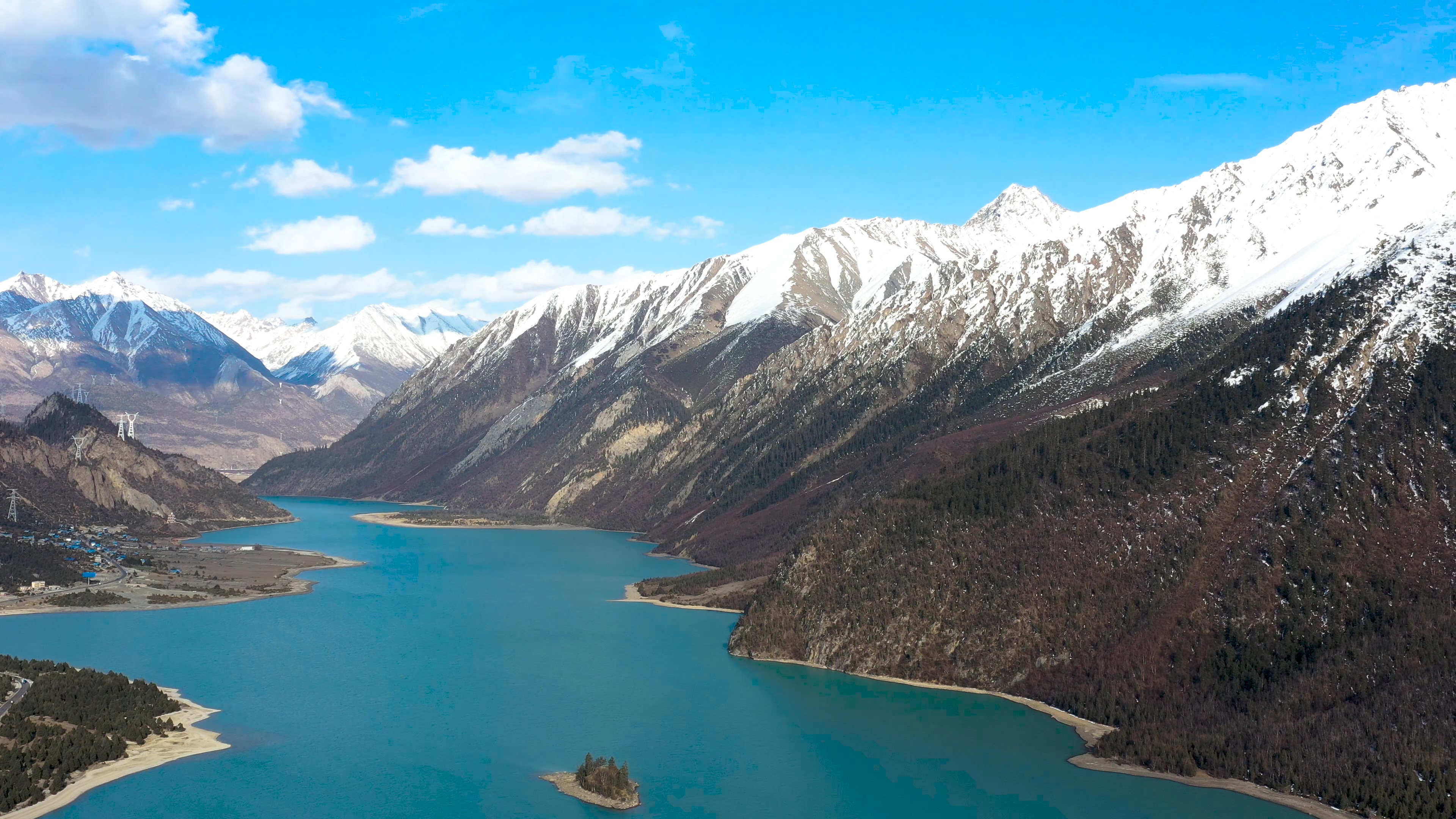 4K西藏旅游风光然乌湖雪山航拍素材视频的预览图