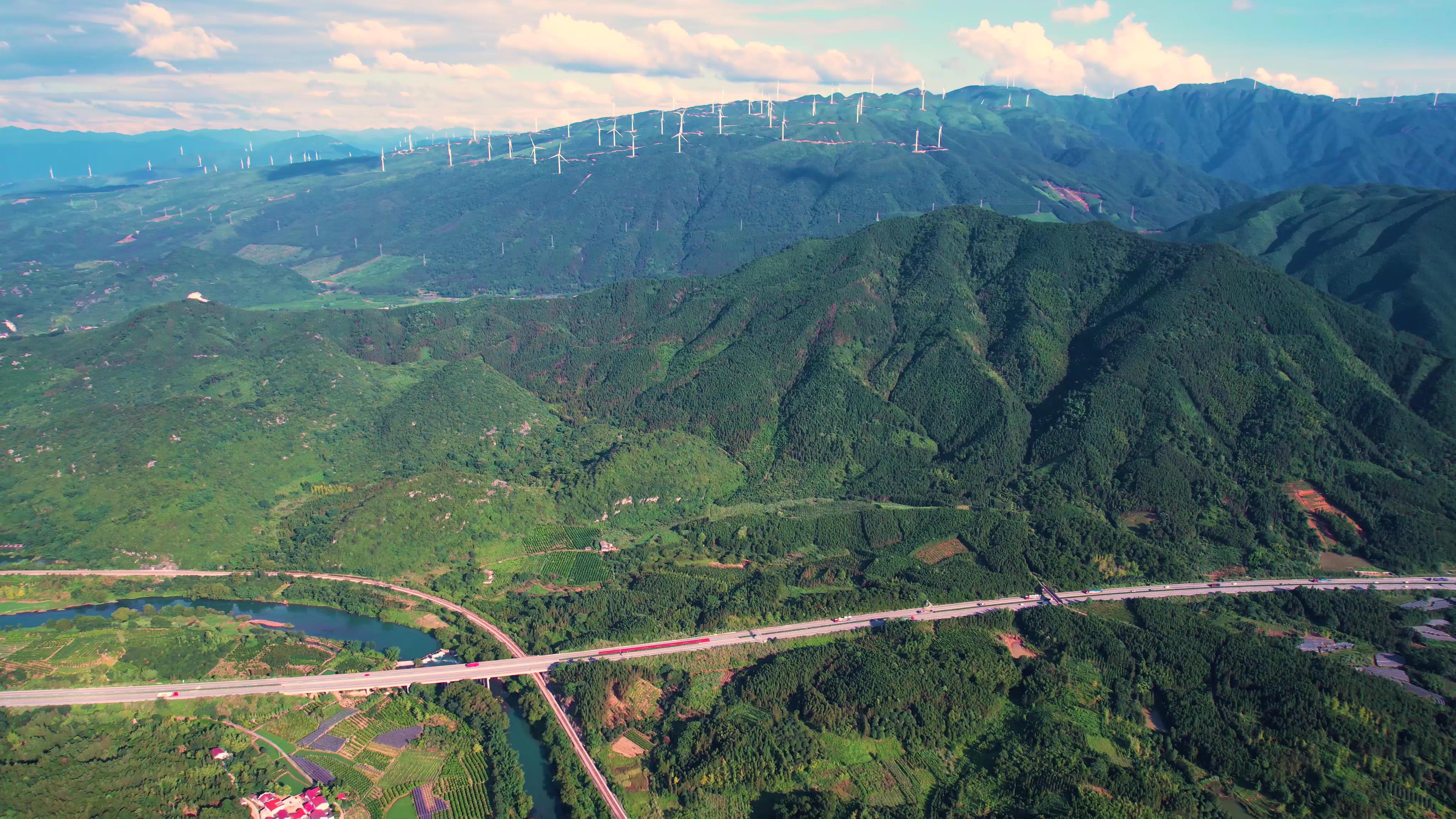 4k广西兴安风力发电场绿色能源自然风景大山高山祖国山河大好河山视频的预览图