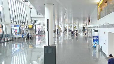 4k桂林国际机场航站楼内部空镜实拍视频的预览图