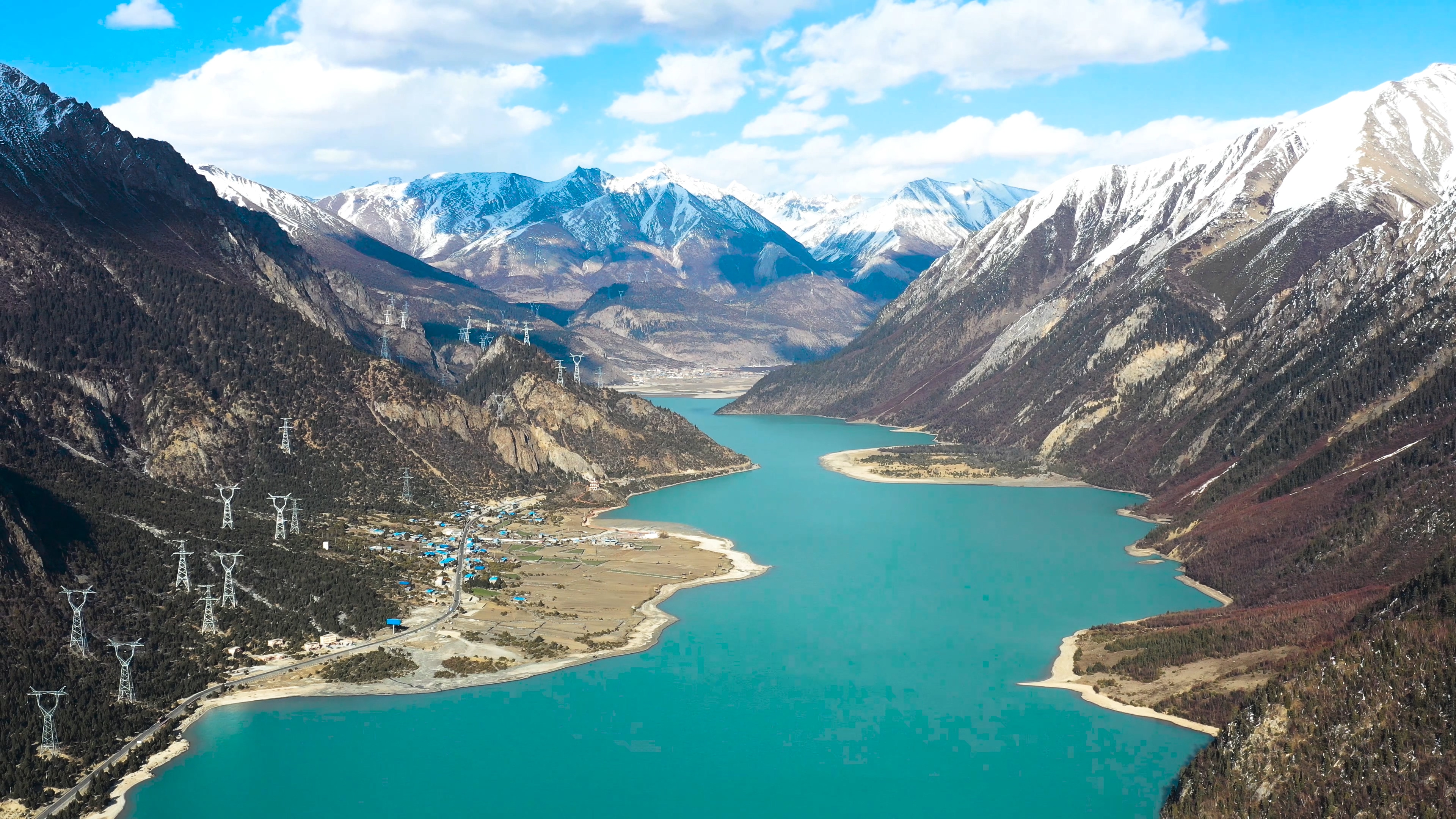 4K祖国山河风光西藏美景然乌湖航拍雪山风光视频的预览图
