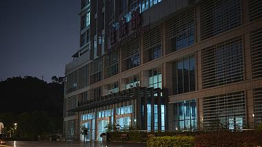 4k深夜住院部大楼医院医疗机构场景实拍视频的预览图