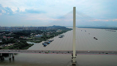 4K航拍南京地标长江二桥车流视频的预览图