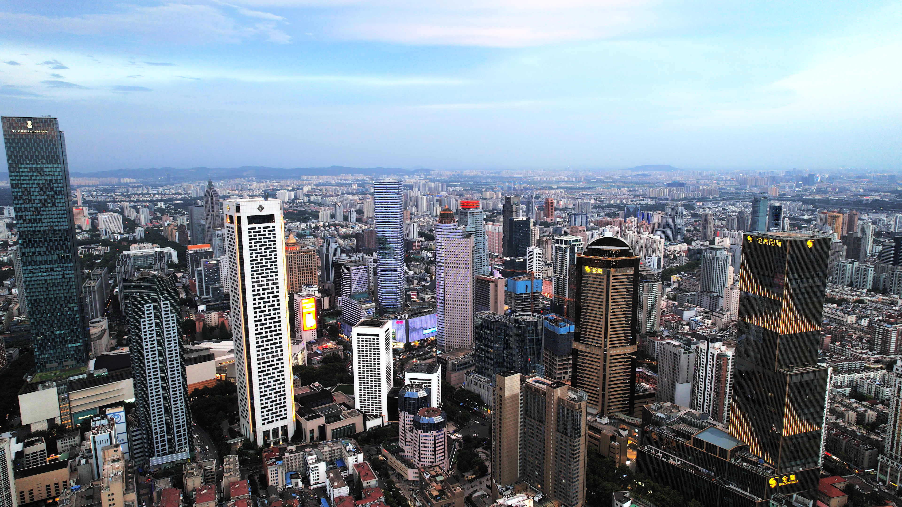 4K航拍南京城市全景航拍新街口CBD视频的预览图