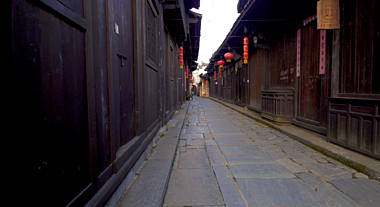 4K实拍黔阳古城传统木屋小巷子旅游旅行视频的预览图