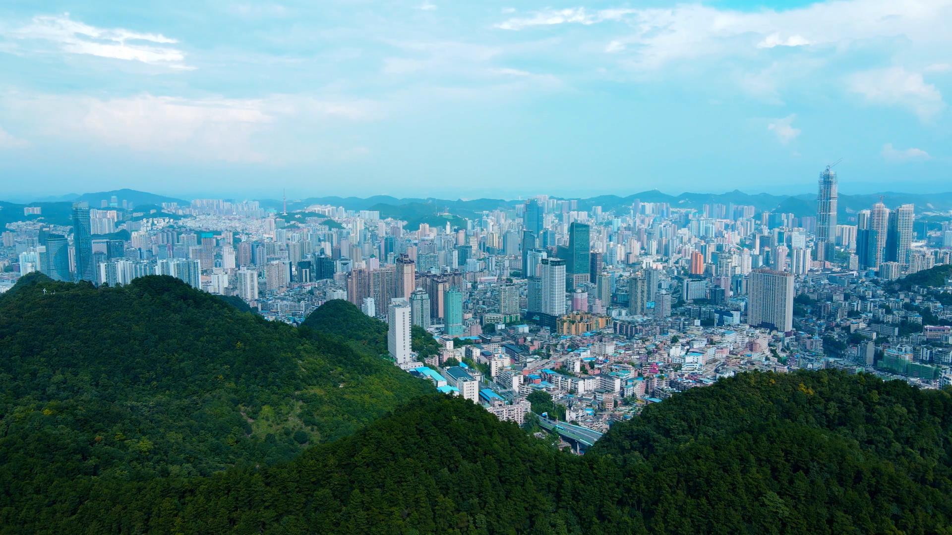 4K航拍贵州省贵阳城市建筑全景视频的预览图