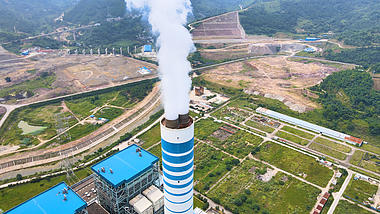 4k工业风工厂烟囱特写视频生态环境素材视频的预览图
