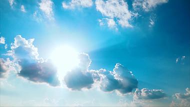 4K延时拍摄晴朗天空蓝天白云云朵多云天气延时拍摄摄影耶稣光视频的预览图
