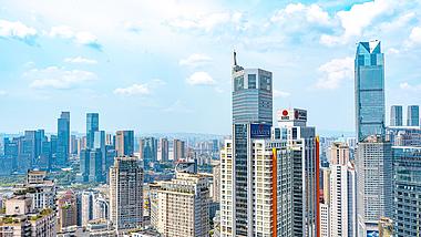 8K大气蓝天白云下重庆城市大楼建筑群延时视频的预览图
