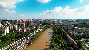 4k航拍南京外秦淮河河岸车流交通风光视频的预览图