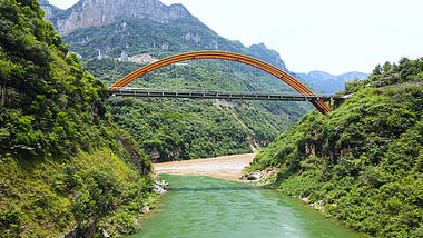 4K贵州遵义赤水河河流航拍自然风景大山高山祖国山河大好河山视频的预览图