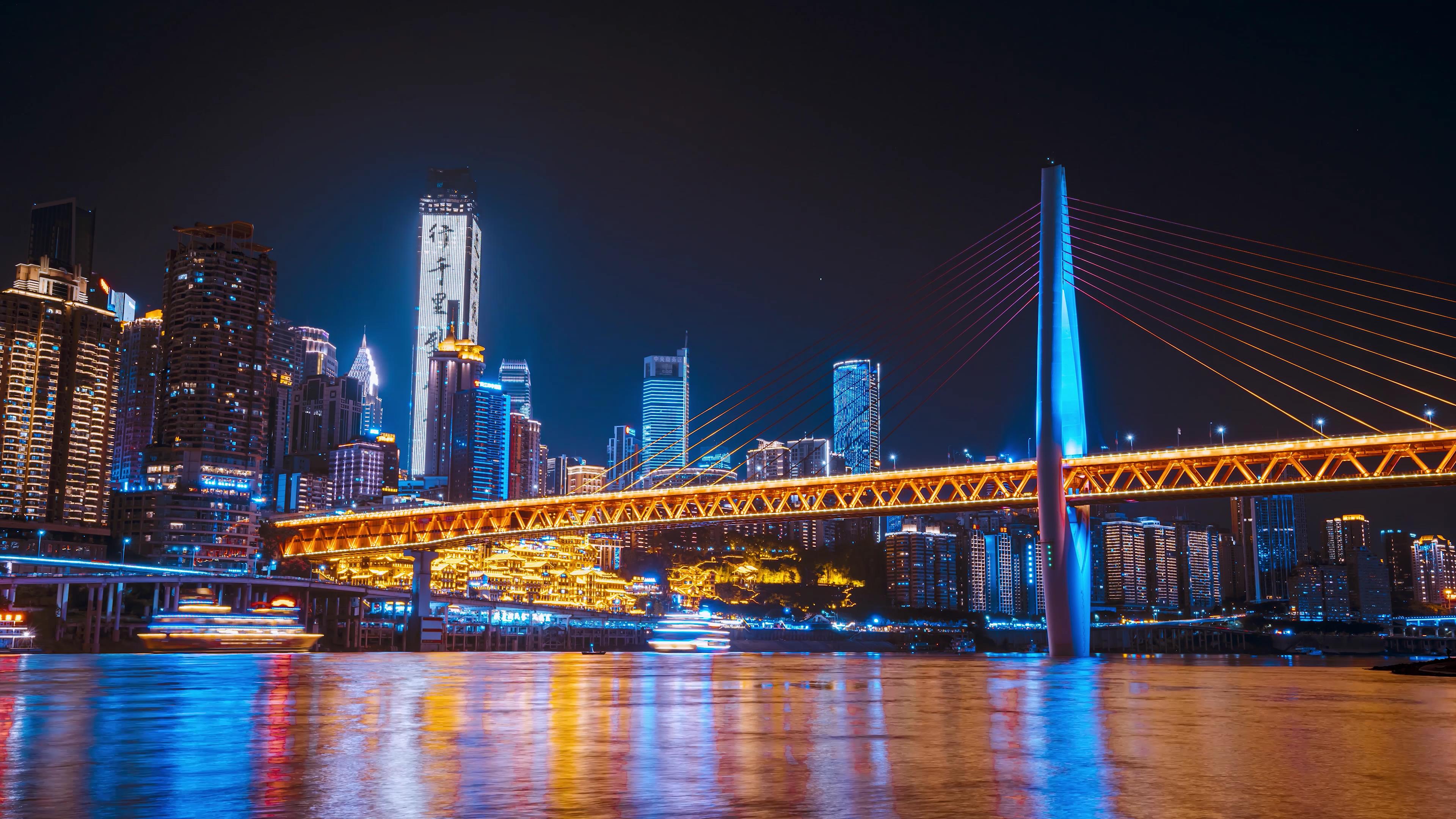 8K震撼重庆嘉陵江千厮门大桥夜景灯光延时视频的预览图