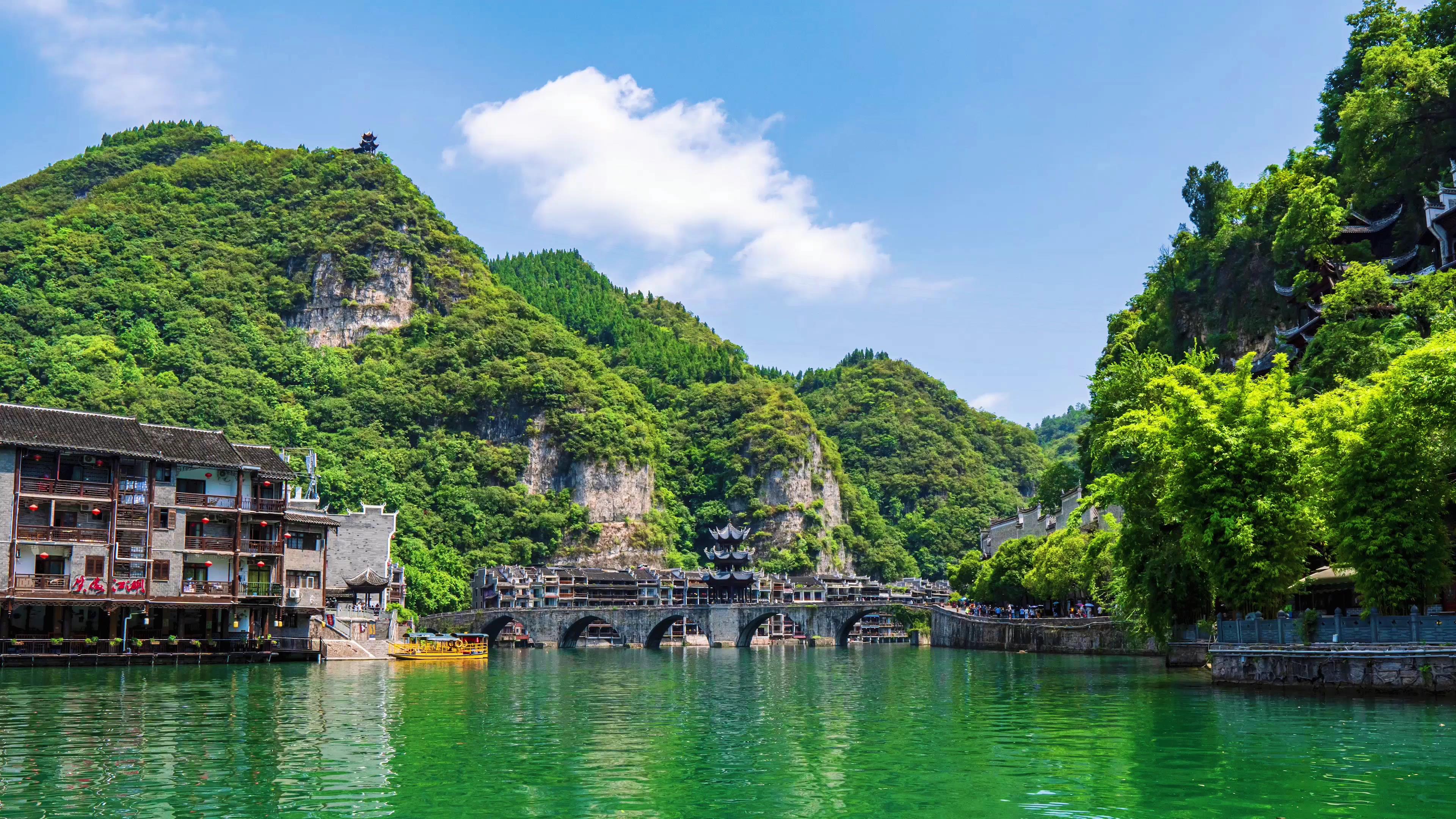 4k贵州镇远古镇旅游景点青山绿水延时摄影视频的预览图