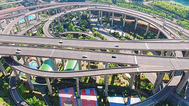 4K航拍贵阳城市错综复杂立交桥车流交通视频视频的预览图