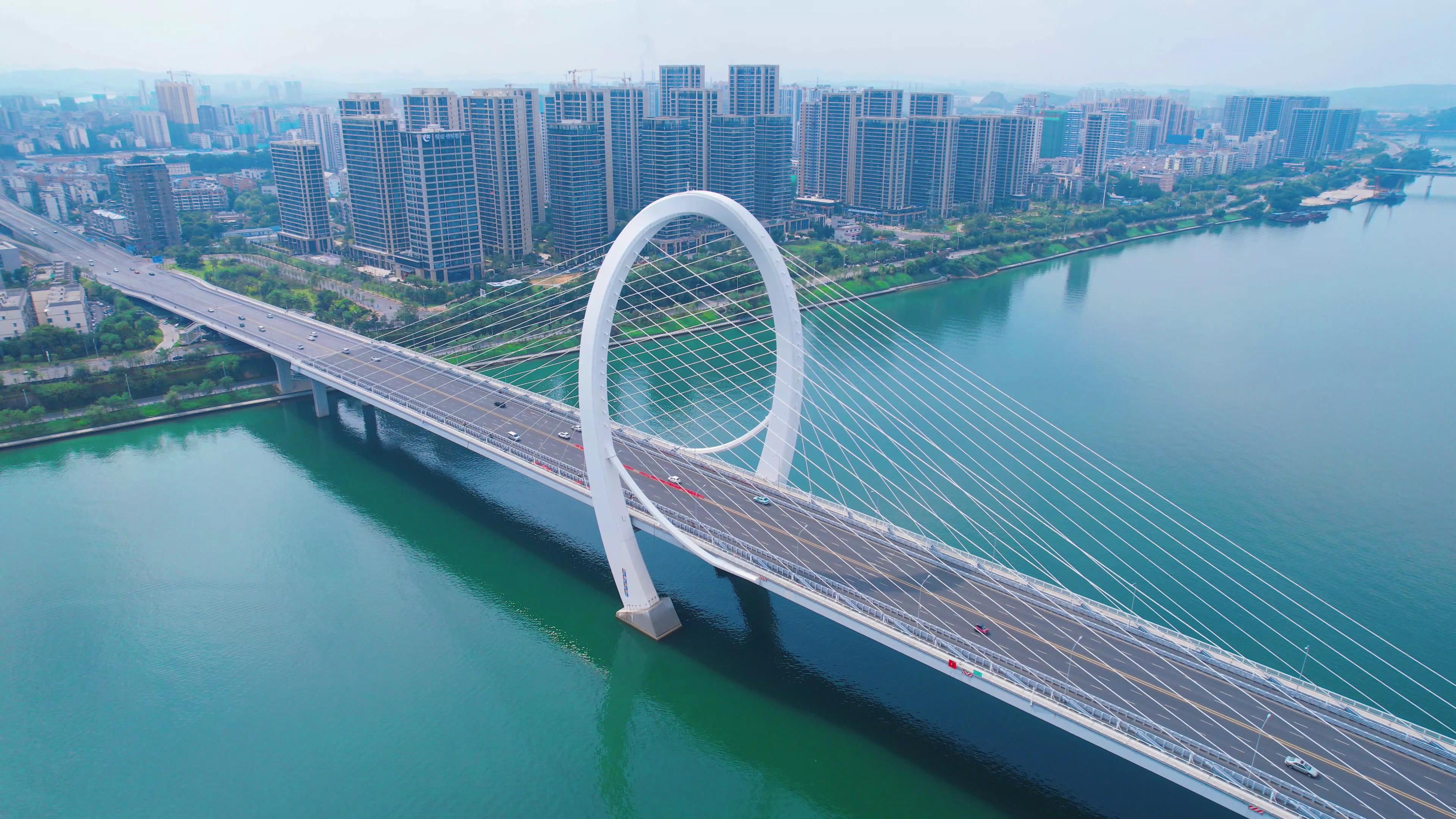 5.4k广西柳州市白沙大桥城市地标大桥建筑航拍视频的预览图