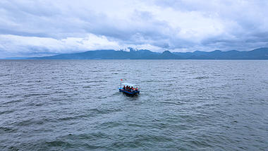 4K航拍云南芜仙湖风景旅游宣传素材视频的预览图