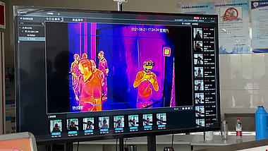 4K实拍疫情期间医院实时测温热成像大屏系统视频的预览图