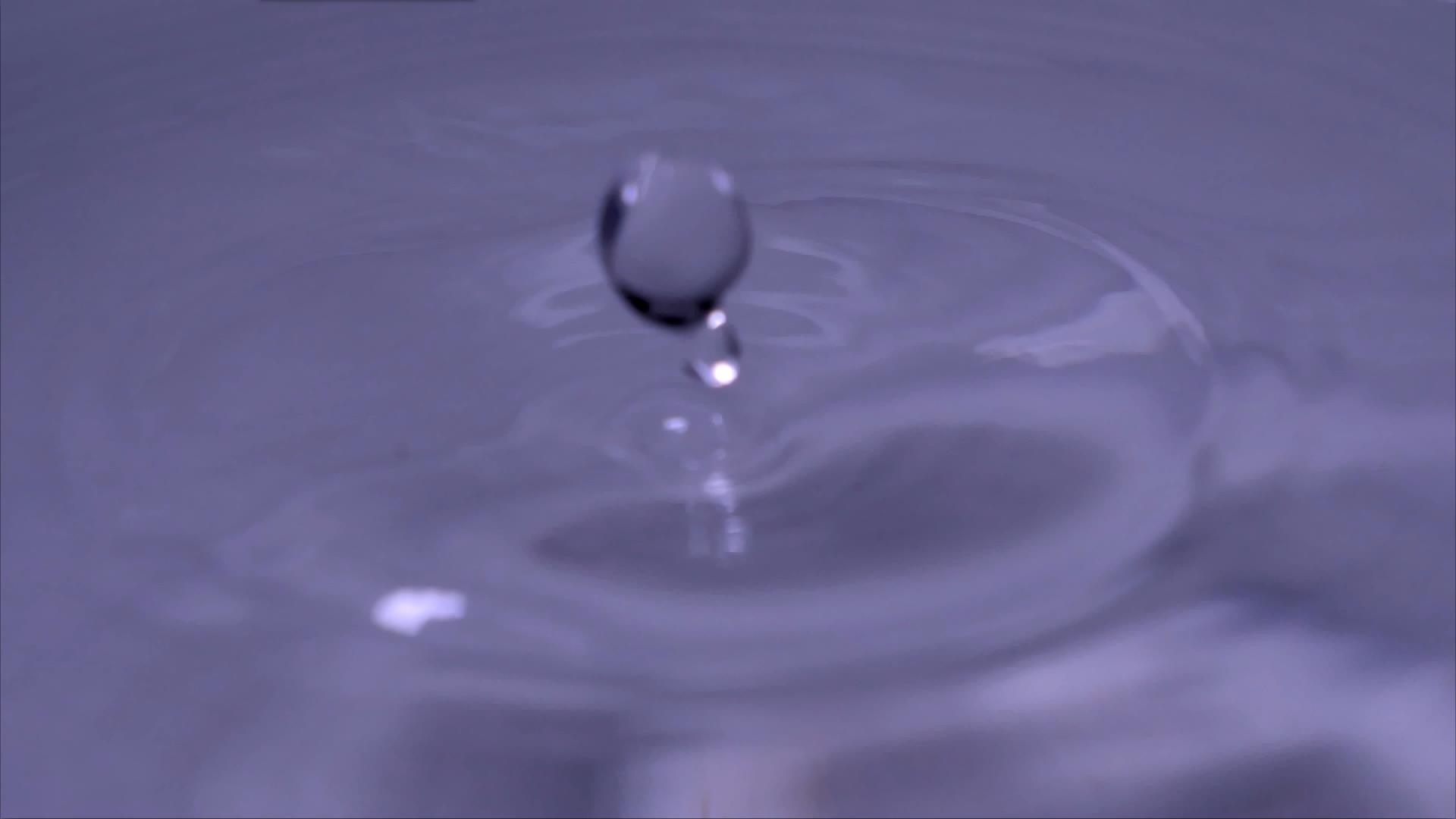 4K拍摄滴水水滴升格实拍视频的预览图