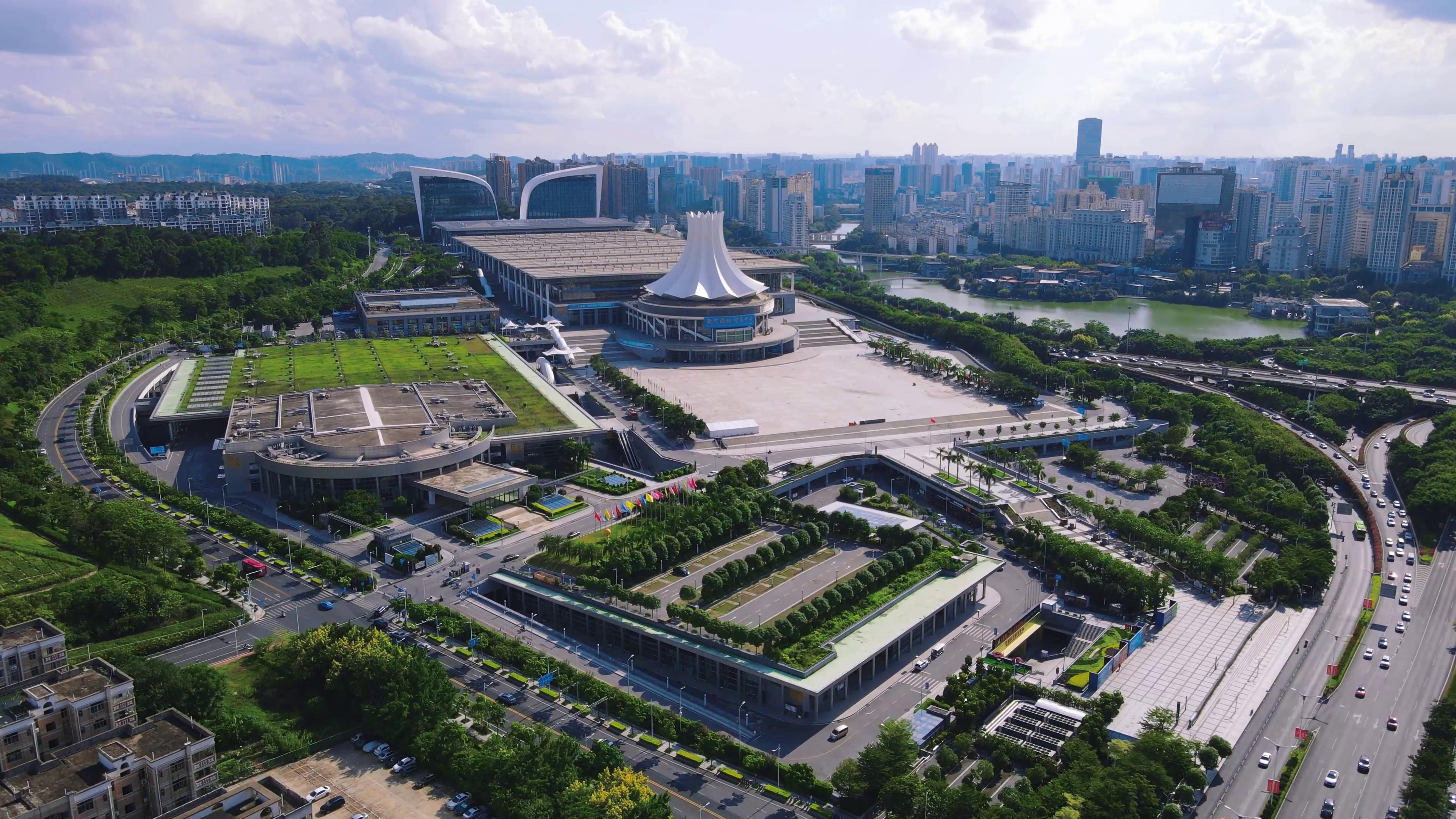 4K航拍广西南宁国际会展中心视频的预览图
