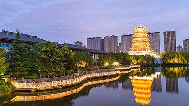4K延时西安4A景区汉城湖公园大风阁夜景视频的预览图