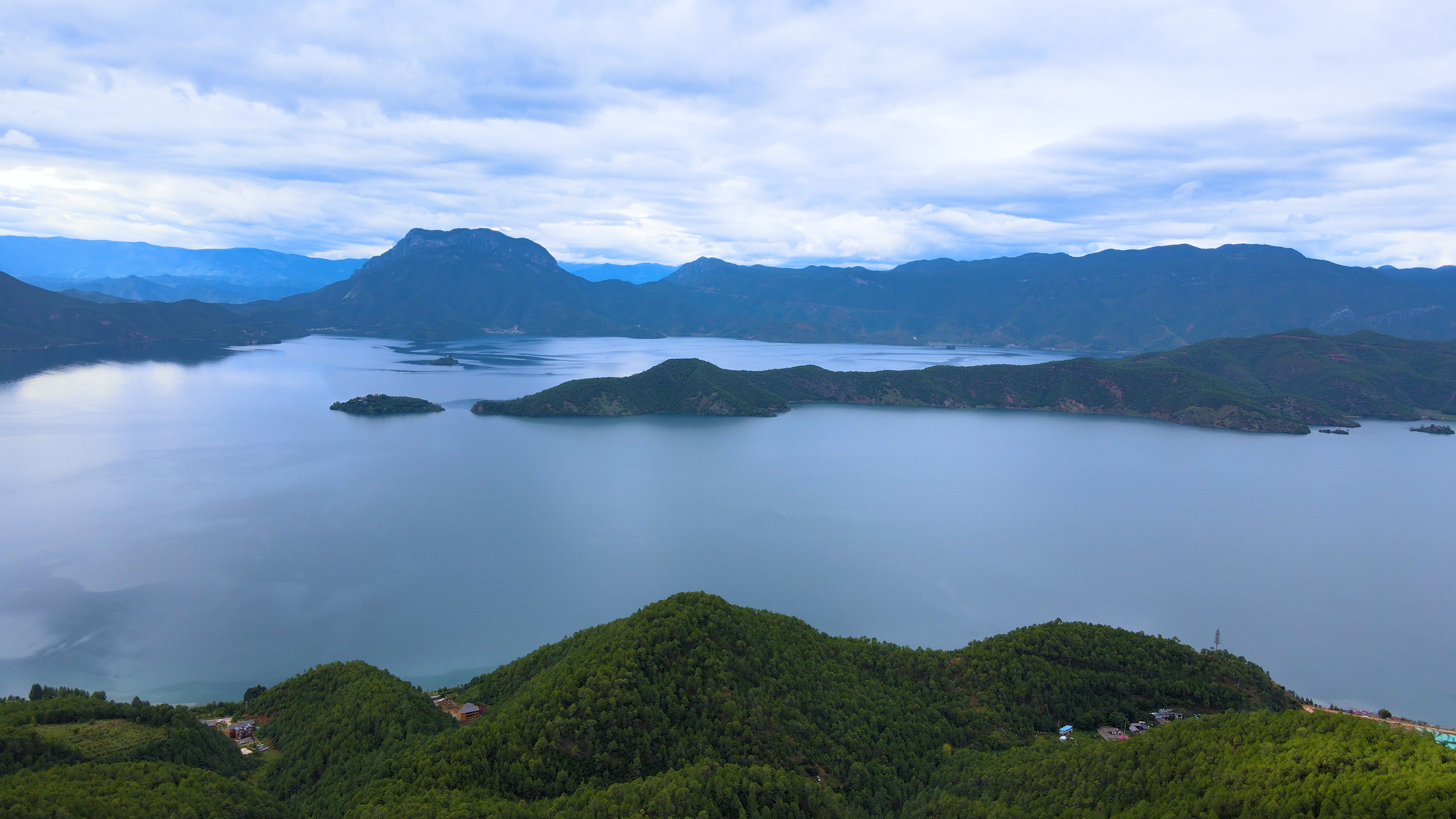 4K航拍四川凉山审核风光风景区视频的预览图