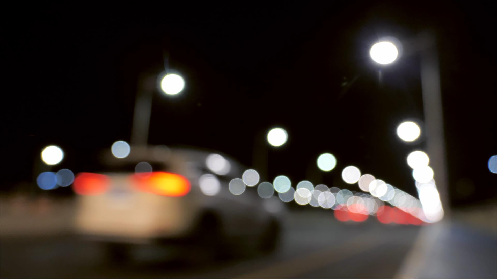 4K拍摄贵阳金融城大光圈车流灯光夜景意境视频的预览图