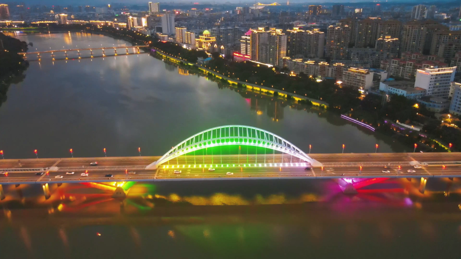 4K航拍江西赣江城市夜景夜幕降临视频的预览图