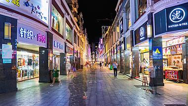 4K江西赣州中联商城步行街夜景延时摄影视频的预览图