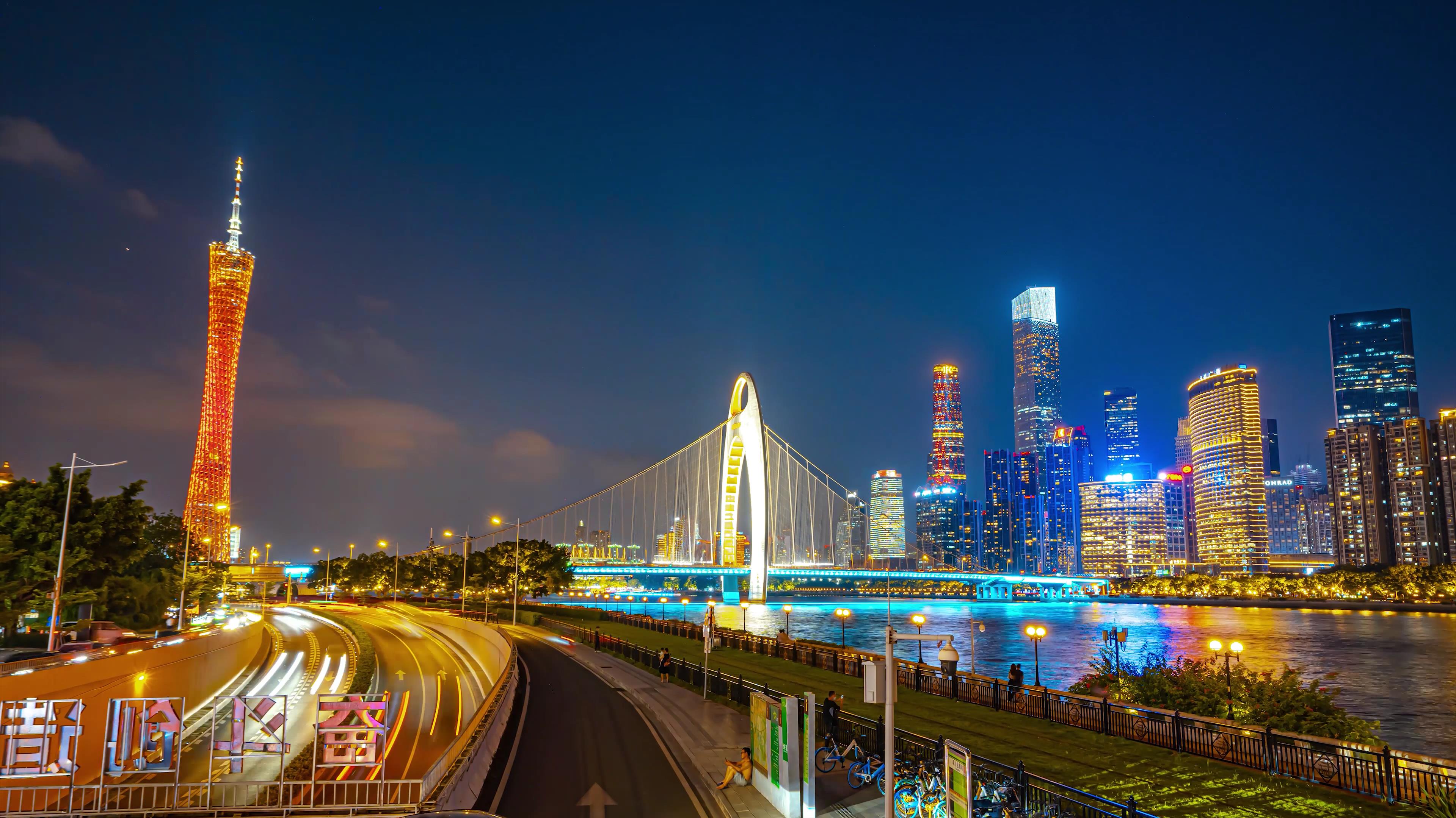 8K大气城市延时广州珠江新城繁华夜景视频的预览图