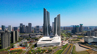 4K航拍江苏省南京市保利大剧院双子楼视频的预览图