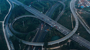 4K武汉城市交通青菱立交桥航拍实拍视频视频的预览图