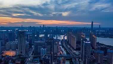 8K武汉城市地标楚河汉街日落延时实拍视频视频的预览图
