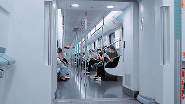 4K武汉城市交通地铁运行实拍视频视频的预览图