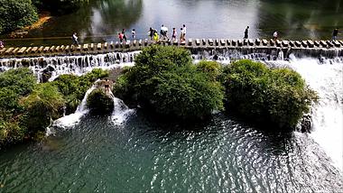 4K航拍5A旅游景区瀑布石墩流水自然风景视频的预览图