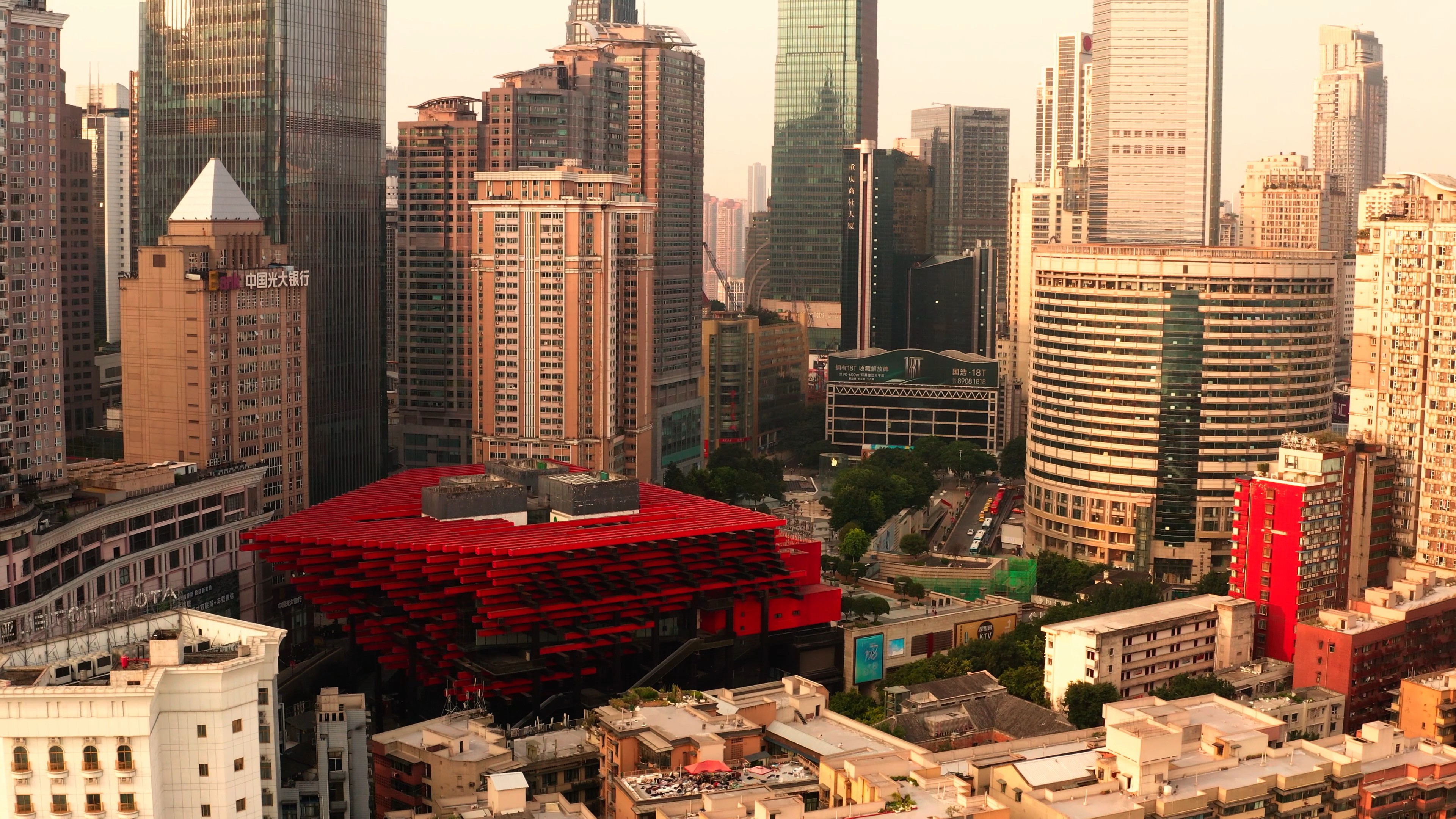 4k航拍重庆地标解放碑CBD国泰艺术中心视频的预览图