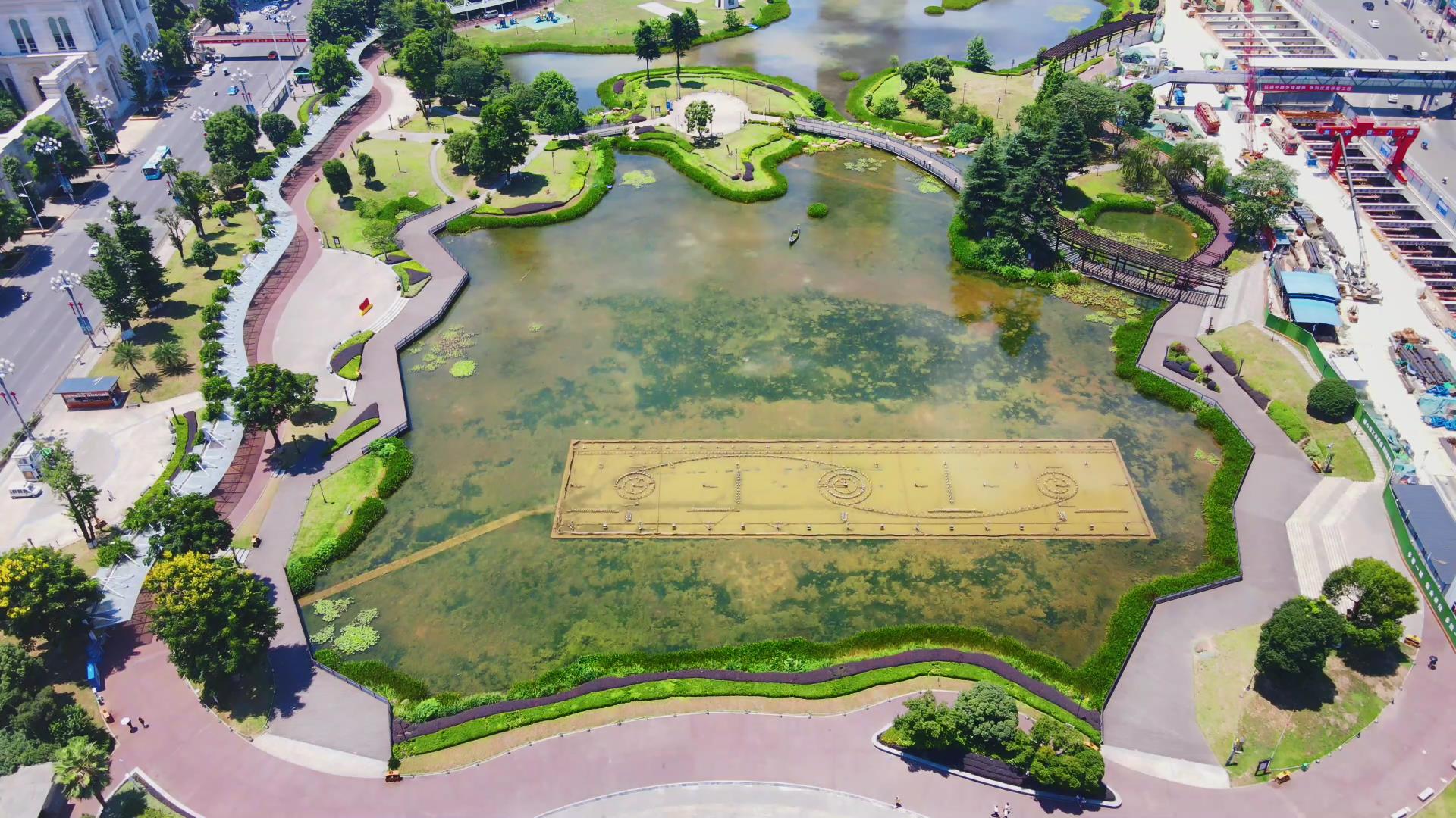 4K航拍贵州贵阳花果园湿地公园视频的预览图