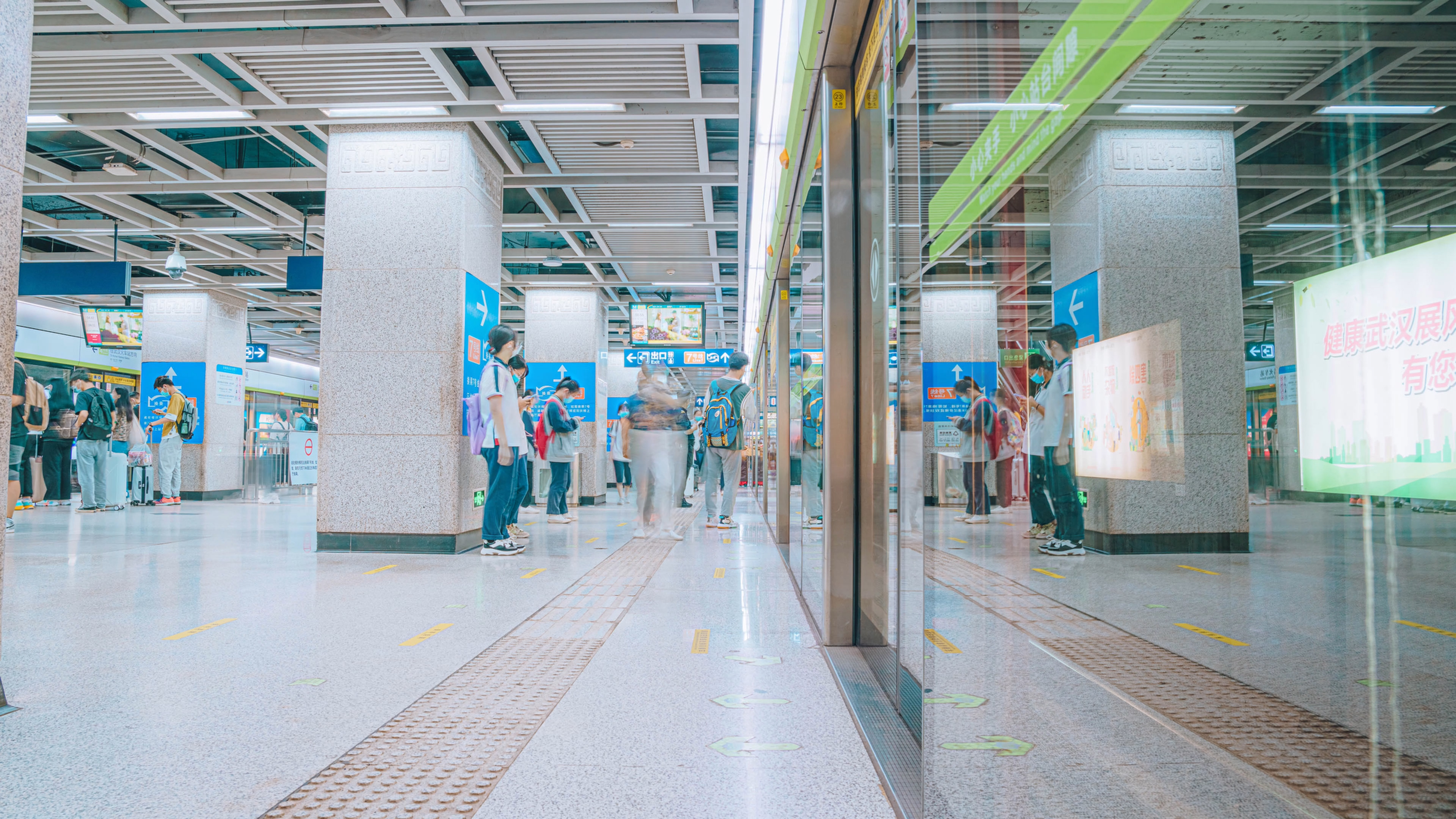 4K武汉城市交通地铁四号线延时实拍视频视频的预览图