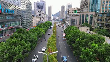 4K航拍贵州贵阳城市交通车水马龙视频的预览图