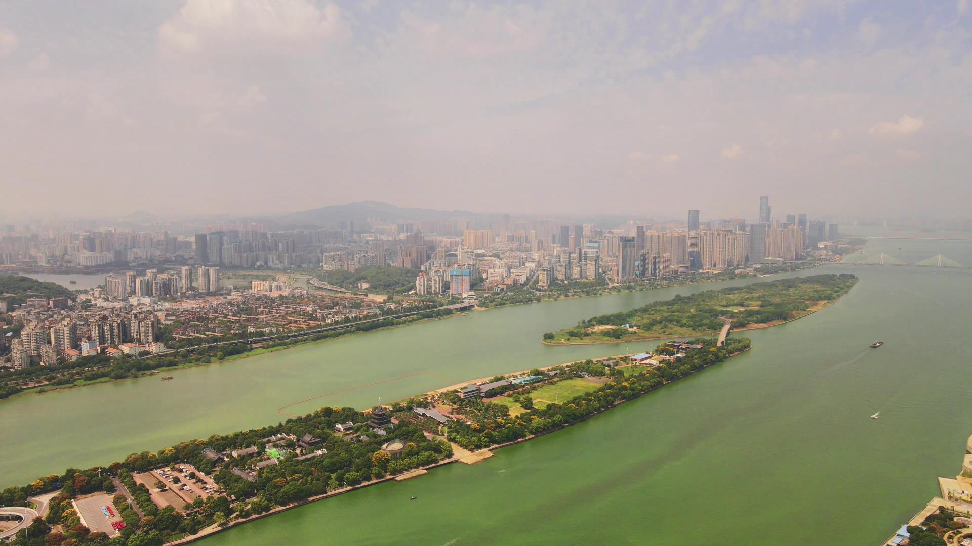 4K航拍湖南长沙湘江风光橘子洲景区视频的预览图