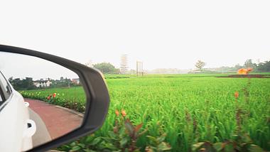 4K实拍汽车行驶在乡间小道视频素材视频的预览图