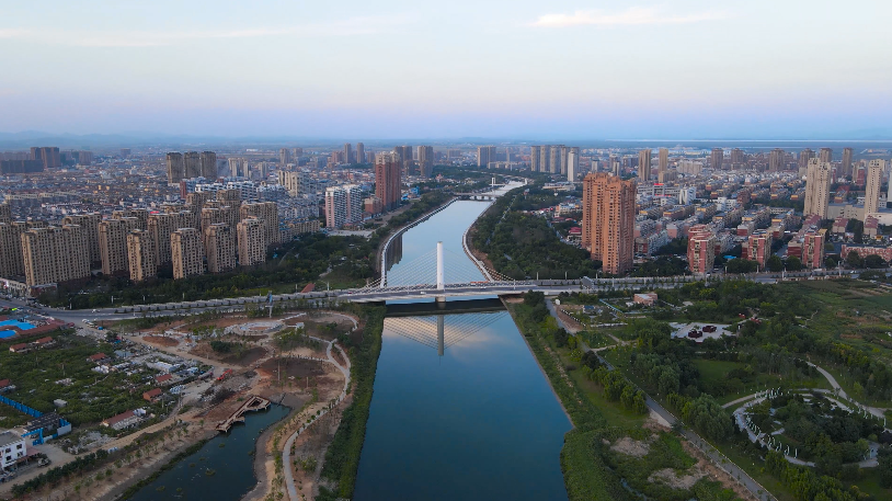 4K丹东东港城市大桥沿海唯美空镜头视频的预览图