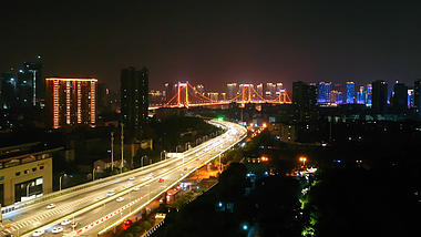 4K武汉城市地标鹦鹉洲长江大桥实拍视频视频的预览图