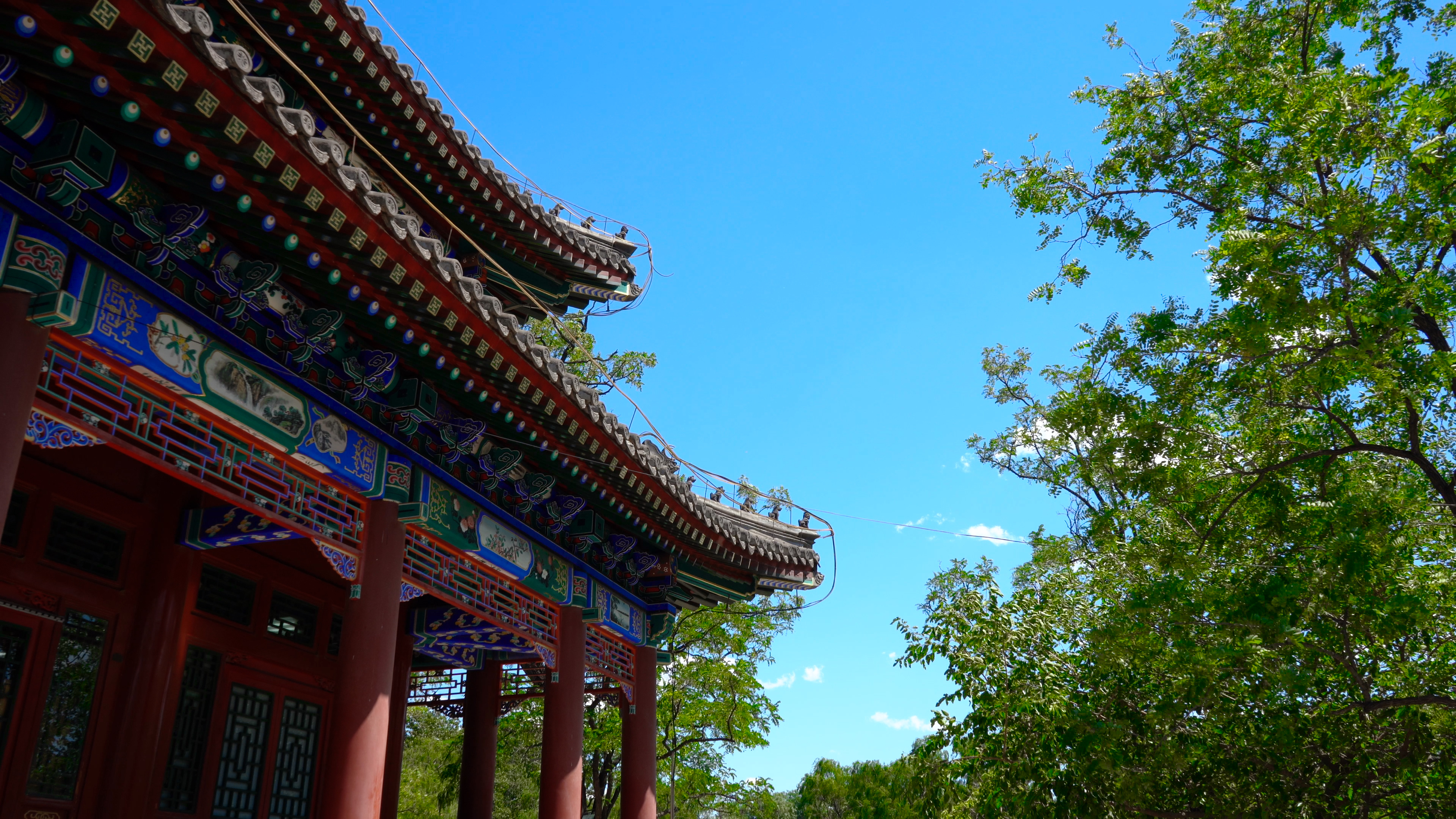 4K实拍北京圆明园正觉寺晴朗蓝天视频的预览图