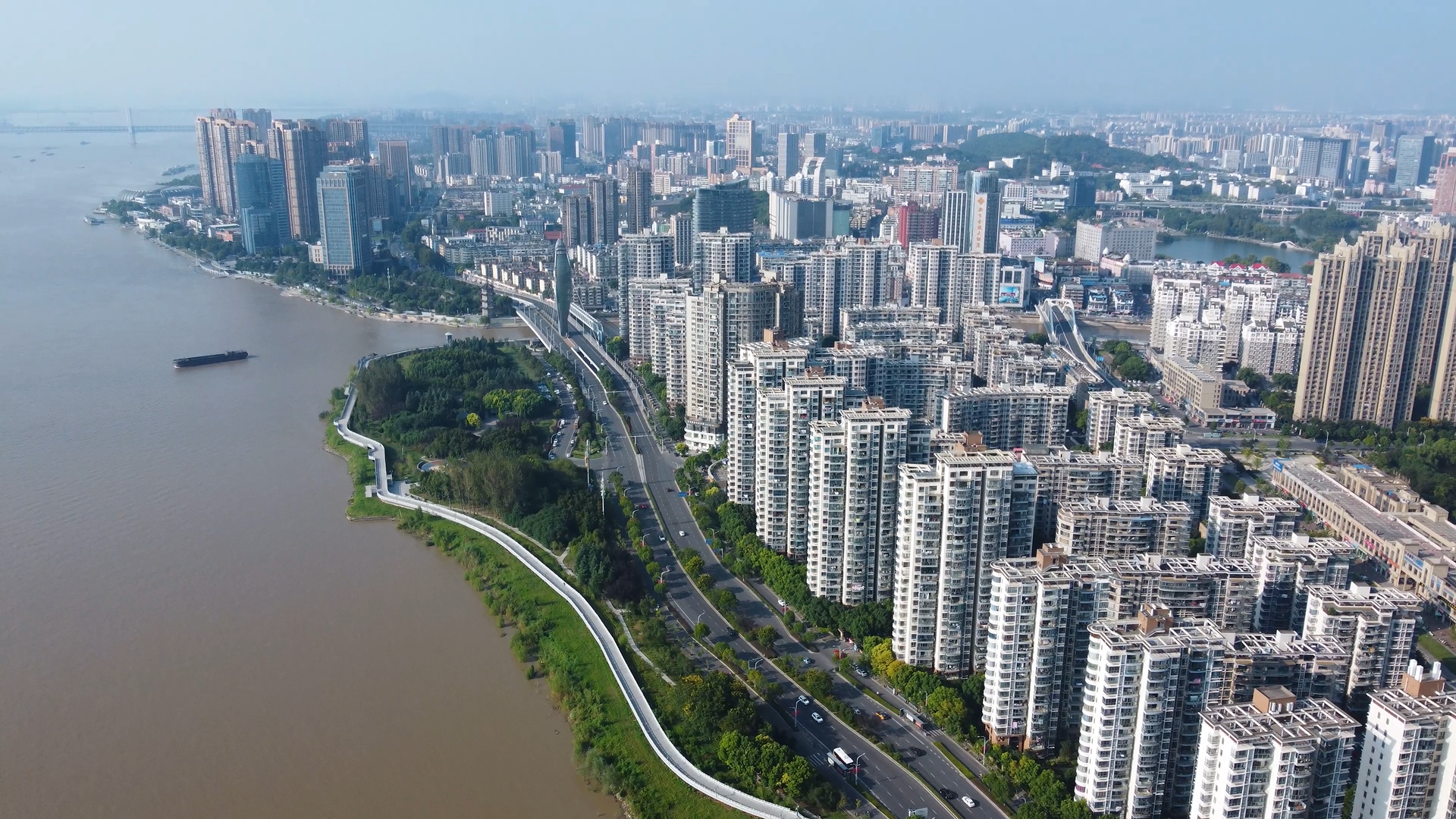 4k航拍安徽芜湖城市风貌视频的预览图