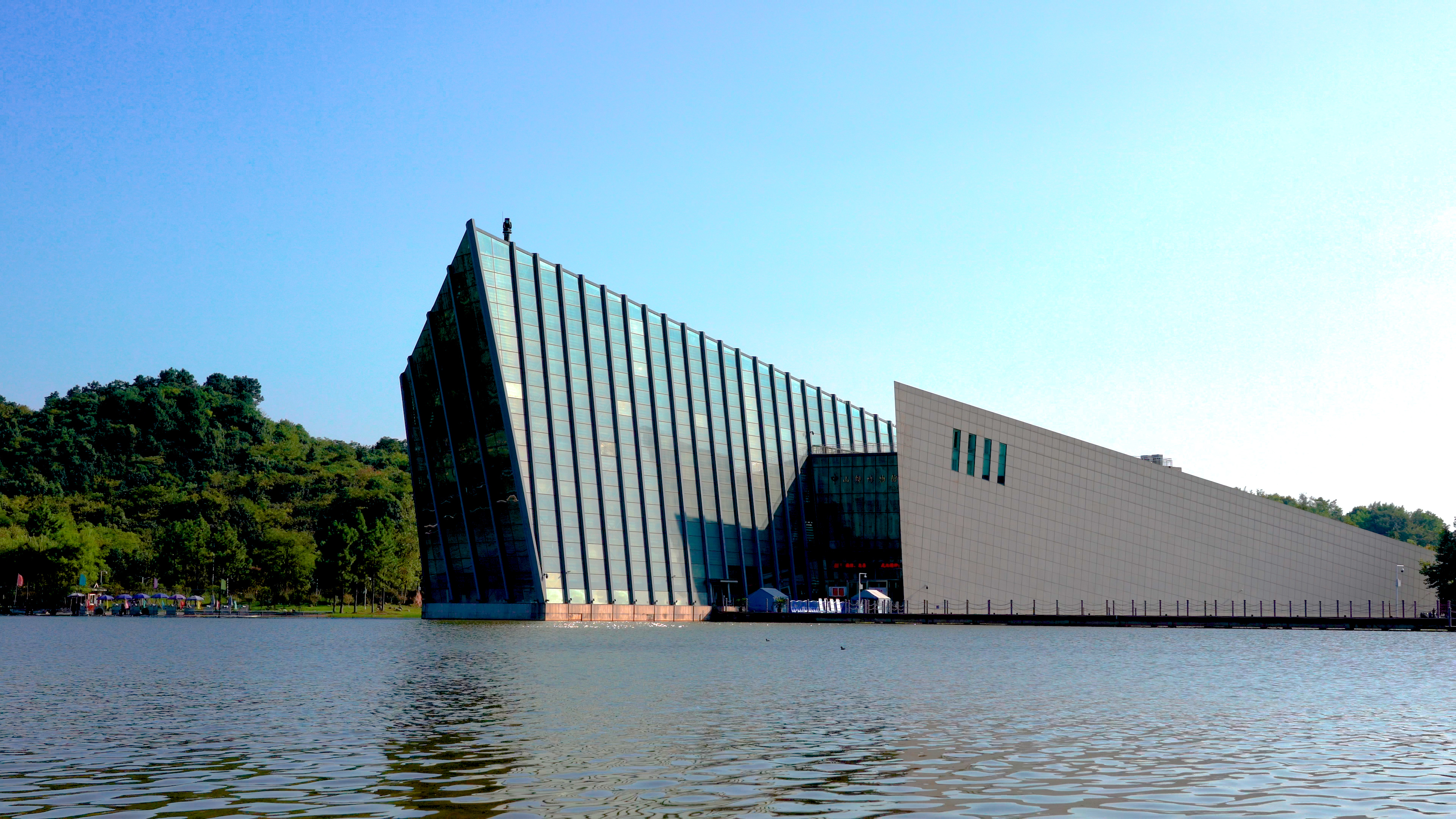 4K武汉城市建筑中山舰博物馆实拍视频视频的预览图