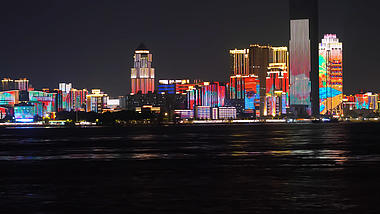 4K武汉城市江滩夜景万家灯火延时实拍视频视频的预览图