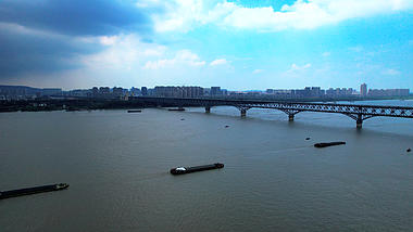 4K航拍江苏省南京市长江大桥长江风景视频的预览图