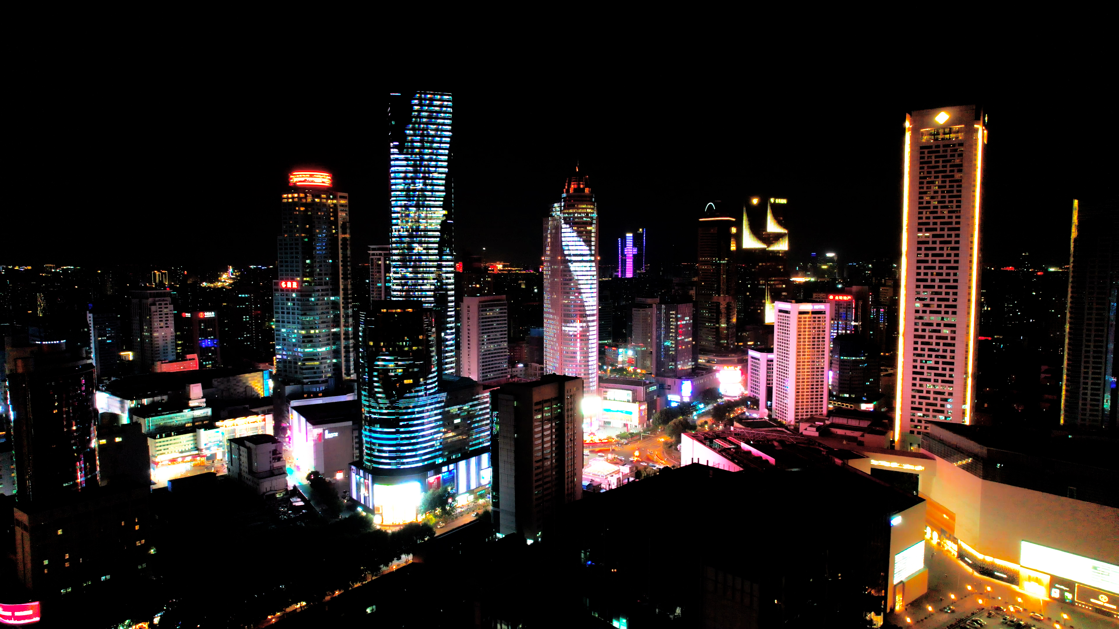 4K航拍江苏省南京市新街口商圈夜景视频的预览图