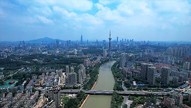 4K航拍江苏省南京市城市天际线秦淮河视频的预览图