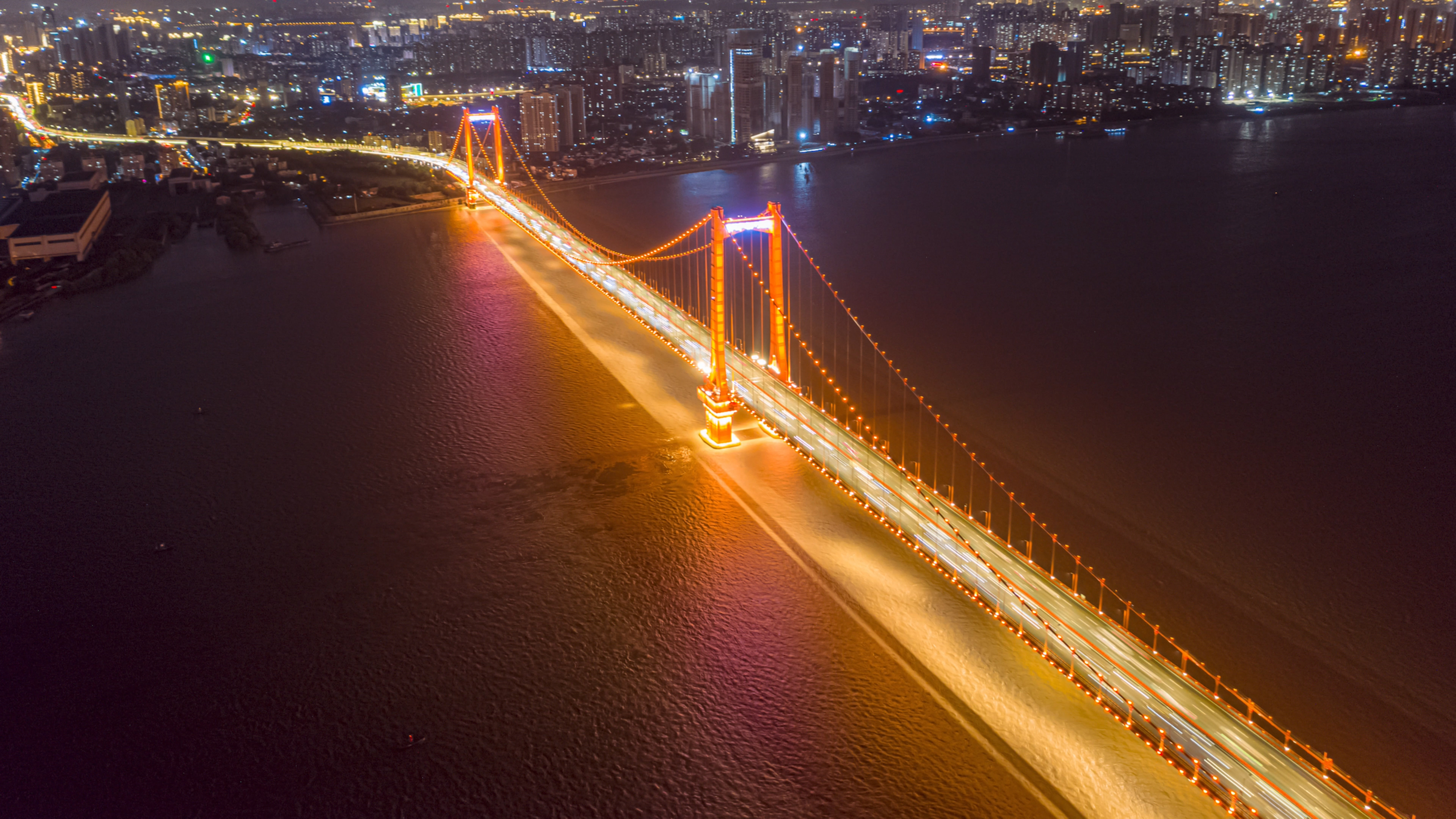 8K武汉城市建筑鹦鹉长江大桥延时实拍视频视频的预览图
